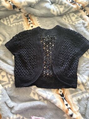 Crochet Open Front Short-Sleeve Shrug — Black